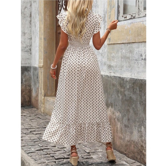 Printed Maxi Bohemian Dress Butterfly Cap Sleeve White Tan - Picture 4 of 7